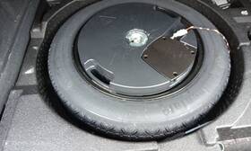566.au1c17 Audi Q3 2017 Spare Wheel Carrier 722143