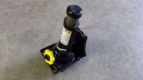 564.gm8x07 Chevrolet Truck Jack And Tools Factory Kit Fits Silv15new 2007