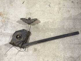 566.gm8n01 Chevrolet Truck 01 Silverado 2500 6.0l 4x2 139k Used Single Rear Wheel Spare Carrier As Shown