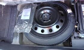 566.ch1u15 Chrysler 300 2015 Spare Wheel Carrier 728885