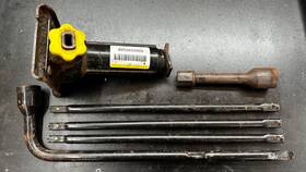 52022403ae Dodge Good Oem Ram Emergency Jack With Original Accessories Tools
