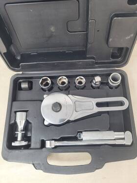L-202e Ez-lug With Case Tire Nut Removal Made Easy Pre-owned