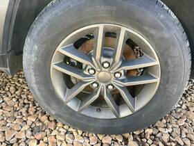 560-09156 Factory Oem Wheel 18x8 Aluminum With 75th Anniversary Pkg Fits 16-17 Grand Cherokee 4549623