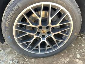 560-67488 Factory Oem Wheel 20x9 Alloy 20 Spoke Titanium Fits 15-18 Porsche Macan 4430998