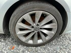 560-69890a Factory Oem Wheel 18x8 Alloy 10 Spoke Machined Finish Fits 09-14 Cc 4709597