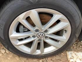 560-70068 Factory Oem Wheel 17x7 Alloy 10 Spoke Fits 20-21 Passat 4320836