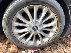560-70876a Factory Oem Wheel 17x7 Covered Lug Nuts With Fits 15-17 Sonata 4481856