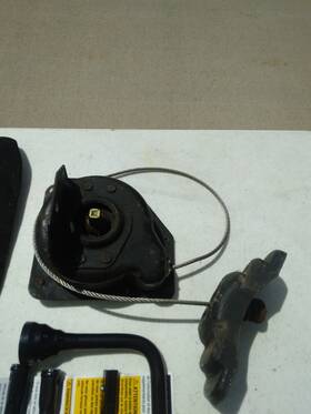 924-517 Factory/oem Spare Tire Hoist Winch Carrier 2001-2018 Gmc Yukon Chevy Tahoe Cadillac