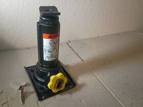 1u5a-17a058-ba Ford 1997-2003 F-150 Bottle Jack Part Number