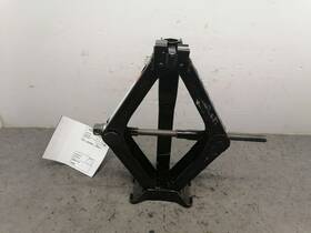 564.fd1i16 Ford 2016 Mustang Jack And Handle 1577431