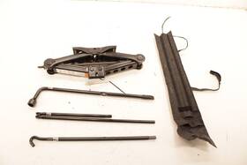 Jl14-17a024-ab Ford 564.fd8624 2018-2024 Expedition Max Xlt 3.5l 4wd Lift Jack And Tool Kit With Tools Bag