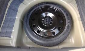 566.fd1t17 Ford Taurus 2017 Spare Wheel Carrier 751254