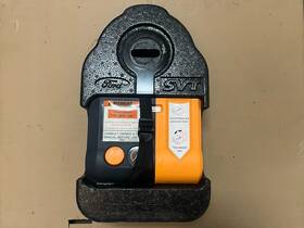7r3v-19h364-aa Ford 07-09 Mustang S197 Shelby Gt500 Svt Tire Inflator Kit And Foam Case Oem Used