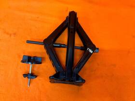 Hr3c17a078aa Ford 2015-2023 Mustang Gt Spare Tire Wheel Car Lifting Jack With Bolt