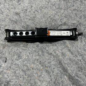 14-17a78-aa Ford Motor Company Expedition And Navigator Jack Kit Oem