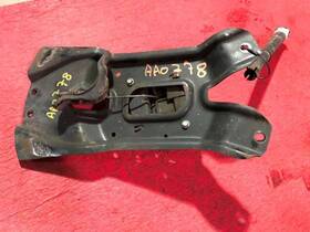 566.fd8m06 Ford Truck 06 F250 Super Duty 6.0l Used Spare Wheel Carrier W Frame Mount Bracket