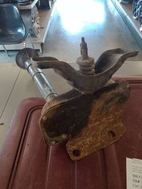 566.fd8x06 Ford Truck Vford250 2006 Spare Wheel Carrier 22