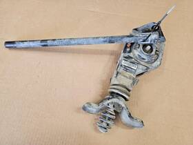 566.gm9n06 Gmc Truck 06 Silverado Sierra 2500 Used Frame Mount Spare Wheel Carrier Srw Type