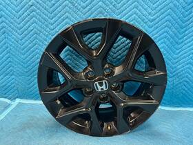3v018070a Honda Hr-v 18 Inch Alloy Wheel With Center Cap And Tpms 18x7 Scratched 2024 Oem