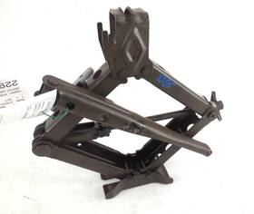 04756498aa Jeep 2014-2023 Cherokee Spare Tire Jack And Lug Wrench Oem