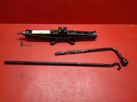 52080427aa Jeep 2000 - 2004 Grand Cherokee Spare Tire Scissor Jack Set With Tool