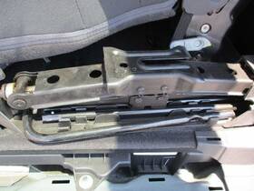 564.am8212 Jeep Liberty 2012 Jack 284753