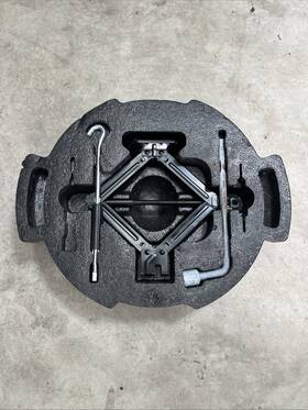 09149-2f601 Kia 2004 - 2009 Spectra Emergency Spare Tire Jack Tool Lift Case Oem