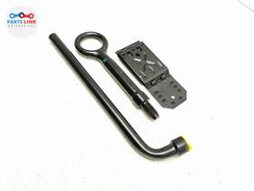 Hk83-17035-aa Land Rover Lr092012 2018-23 Range Velar Tool Kit Lug Nut Wrench Tow Eye Hook Stop L560 Genuine