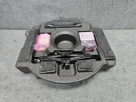 6442424020 Lexus 2015-2019 Rc-f Rcf Rear Trunk Cargo Spare Tire Tool Jack Emergency Kit