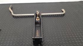 E3tz-1408-a Mazda 93-97 Pickup Spare Wheel Carrier Assembly Oem
