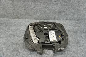 A1716840537 Mercedes-benz Emergency Spare Tire Jack Tool Kit R172 Slk250 Slk300 Slc300 Oem
