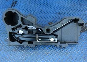 A2128901810 Mercedes-benz 2014-2016 W212 E250 Bluetec Emergency Spare Tire Jack Assembly Oem