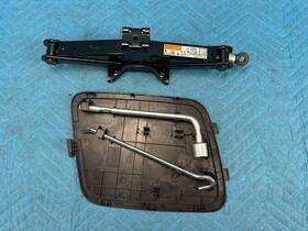 9280a276 Mitsubishi Outlander Jack With Handle Lug Wrench Carrier Lid 21k 2014-2020 Oem