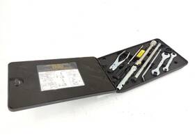 Mb891201 Mitsubishi 1998 98 Montero Tire Tool Kit With Housing Case Oem