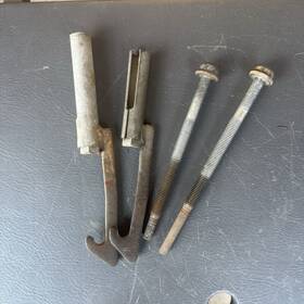 5118920aa Mopar 02-08 Dodge Freightliner Sprinter 2500 3500 Spare Tire Attach Hook Bolt Set
