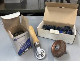 Kx-5101-1 Multiple Tire Patch Kit With 710-1051 Patches Roller Buffing Wheel