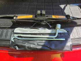 564.da1b15 Nissan Juke 2015 Jack 2290957