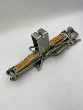 99550-ca010 Nissan 2004-2007 Murano Tire Scissor Jack And Tow Hook Factory Oem