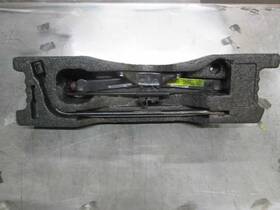 564.gm2g01 Pontiac Sunfire 2001 Jack 352636 564.gm2g01 Pontiac Sunfire 2001 Jack 352636