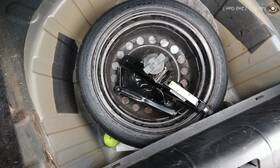 566.gm2h09 Pontiac G6 2009 Spare Wheel Carrier 755906