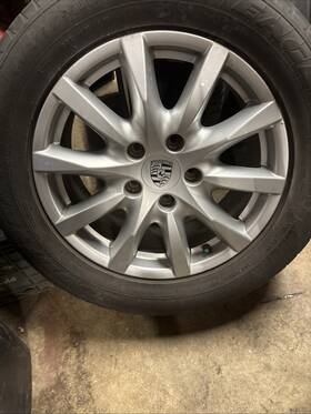 97036213602 Porsche 18 In Wheels With Sensors And Center Caps Used No Scratches Like New