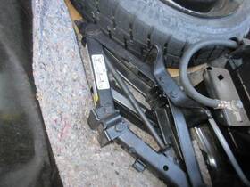 564.gm7p06 Saturn Ion 2006 Jack 273279