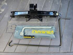 564.su1s03 Subaru Forester 2003 Jack 2357715