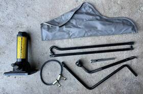 09111-0c031 Toyota 2000-07 Sequoia Bottle Jack Spare Tire Emergency Tool Kit Lug Wrench Bag