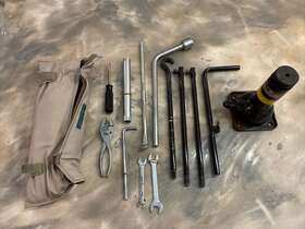 09111-60060 Toyota 91-97 Landcruiser Lexus Lx450 Jack Kit Fj80 Oem