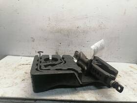 564.to1e13 Toyota Corolla 2013 Jack 1519859