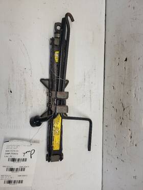564.to1l11 Toyota Matrix 2011 Jack 1678771