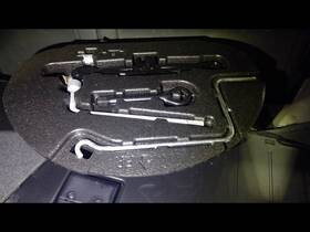 564.to1m15 Toyota 2015 Prius V Jack And Tools 1569303