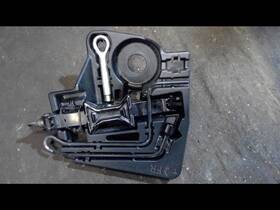 564.to1n10 Toyota Prius 2010 Jack 632994