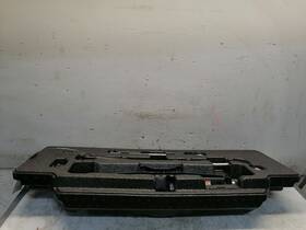 564.to1x22 Toyota 2022 Venza Jack And Tools 1598098